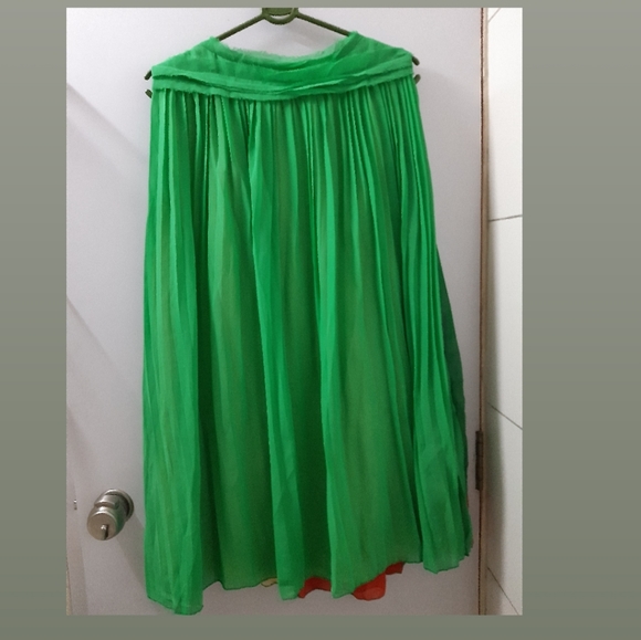 Short flowy kurti/dress - Picture 2 of 2